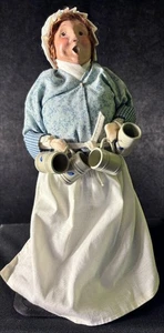 Byers Choice Williamsburg Tavern Lady with Mugs Signed and Dated 2000 - Picture 1 of 9