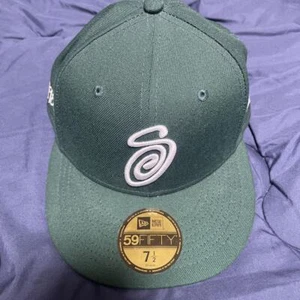 NEW ERA STUSSY HAT 7 1/2 GREEN - Picture 1 of 5