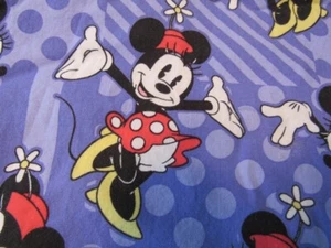 SCRUB TOP Minnie Mouse Size 2 X Disney Label 3 Front Pockets - Picture 1 of 5