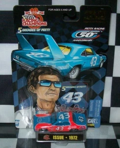 RICHARD PETTY #43 1972 NASCAR RACING CHAMPIONS 1/64 DIECAST CAR 19,043 MADE - Picture 1 of 3