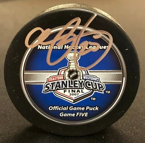 CHRIS PRONGER SIGNED 2007 ANAHEIM DUCKS STANLEY CUP GAME 5 PUCK BECKETT COA - Picture 1 of 3