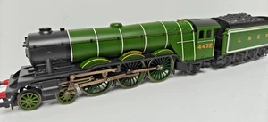 HORNBY OO GAUGE LNER GREEN 4-6-2 CLASS A3 FLYING SCOTSMAN 4472 STEAM LOCO - Picture 1 of 12