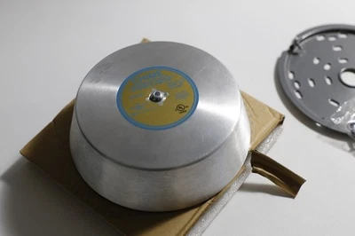 Carillón de CA Edwards Signaling 338-N5 montaje en superficie SIN FUEGO Foto 1 de 4