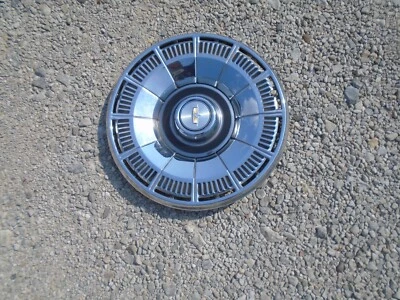 Cubierta de rueda tapacubos de 15" Chevrolet Caprice 1973-1977 nos gm Foto 1 de 2