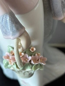 Lladro Figurine Retire1994 "Basket of Love" Limited Edition #7622 Mint Orig. Box - Picture 1 of 6