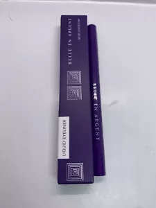 Delineador líquido de impresión fina Belle En plateada • negro • 0,014 oz - Imagen 1 de 2