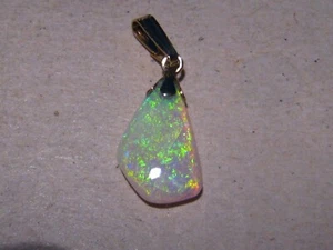 2.7 ct.    Opal Pendant , Solid 14 k yellow gold , sparkly pattern - Picture 1 of 13
