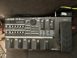 BOSS GT-8 Processore Effetti Chitarra con Pedale con Adattatore AC - Foto 1 di 8