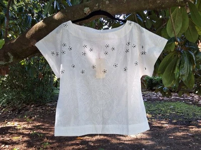NWT Women's Solitaire Short-Sleeve Beaded White Embroidered Eyelet Top Size S - Image 1 of 4