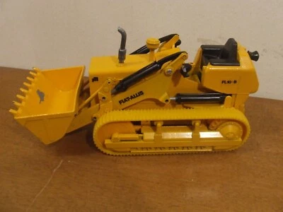 Rare Mini-Auto Fiat-Allis FL10-B Tracked LOader, 1:24, vgc - Image 1 of 4