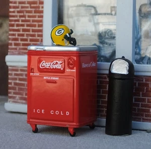 Premium Coca Cola Cooler w Green Bay Packer Helmet & Trash Can 1/24 G Diorama - Picture 1 of 3