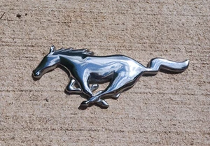 Ford Mustang grille emblem, chrome, 1999-2004 part # 4R33 8A224 A - Bild 1 von 3