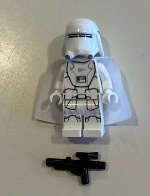 Star Wars First Order Snowtrooper Minifigure with Cape sw1053 - 75249 - Image 1 of 3