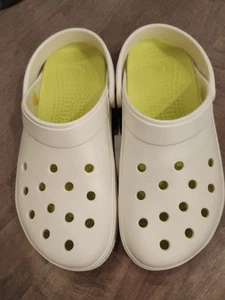 Crocs Tone Skylar Clogs Damen 9 weiß gelb - Bild 1 von 8