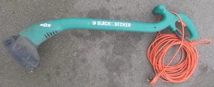 Black & Decker Electric Corded Strimmer Garden Trimmer Tool 230V - Picture 1 of 6
