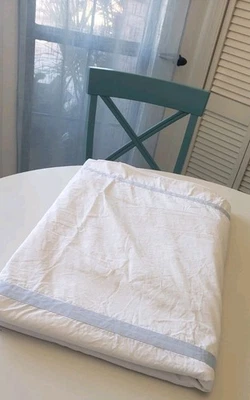 Edredom Matouk Lowell tamanho King fecho com zíper azul claro linha acetinada 111x91" - Imagem 1 de 4