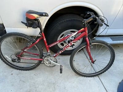 女孩 女式 巨型 BOULDER 山地自行车 4130 红色 17 英寸 框架 拾音器 加利福尼亚州 — 第 1/4 张图片