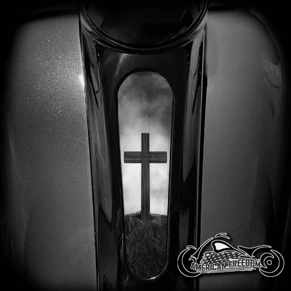 INSERTO DE TABLERO HARLEY DAVIDSON 8 PULGADAS STREET GLIDE & ROAD GLIDE - CRUZ ESCALA DE GRISES Foto 1 de 1