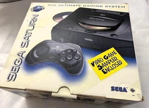 SEGA SATURN - TOP ZUSTAND VOLLSTÄNDIG GETESTET MIT BOX. HANDBÜCHER NEUER STEUERGERÄT - Bild 1 von 4