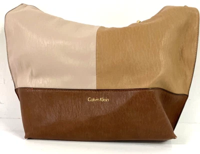 Bolso de mano Calvin Klein de cuero con bloques de color Foto 1 de 4