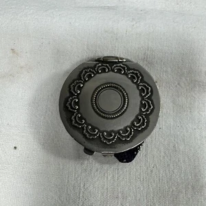 Small Antique Victorian Coin Purse Embossed Lid Cut Steel Beaded Crochet - Picture 1 of 10
