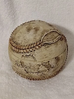 Contenedor decorativo de softbol para almacenamiento, soportes, llaves, monedas lo que sea. Bonito Foto 1 de 4