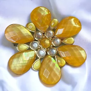 Daisy Flower Rhinestone Brooch Pin Moonglow Yellow and White Tone - Picture 1 of 5