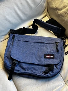eastpak USA shoulder messenger bag - Picture 1 of 4
