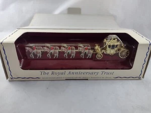 Matchbox Her Majesty's Gold State Coach 40 aniversario - Imagen 1 de 6