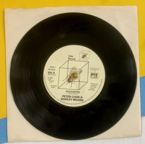 Peter Cook & Dudley Moore (1978) Goodbyee/Music Teacher UK 7" 45 *MINT-* a3607 - Imagen 1 de 3