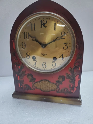 Beautiful Gilbert  hand painted Round mantle  Clock ,chime pendulum working. Key Cover