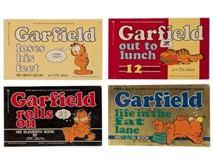 Garfield the Cat Book Lot of 4 Comics by Jim Davis ~ Vintage USED - Picture 1 of 2