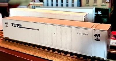 ITEL Walthers  48` HI CUBE CONTAINER BUILT  HO 1/87 USED built 4 layout silver - Image 1 of 4