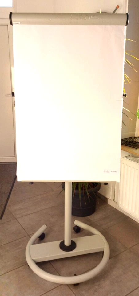 Flipchart Franken Tafel 68 x 105 cm einstellbar Mobil mit Blatthaltern - Bild 1 von 4