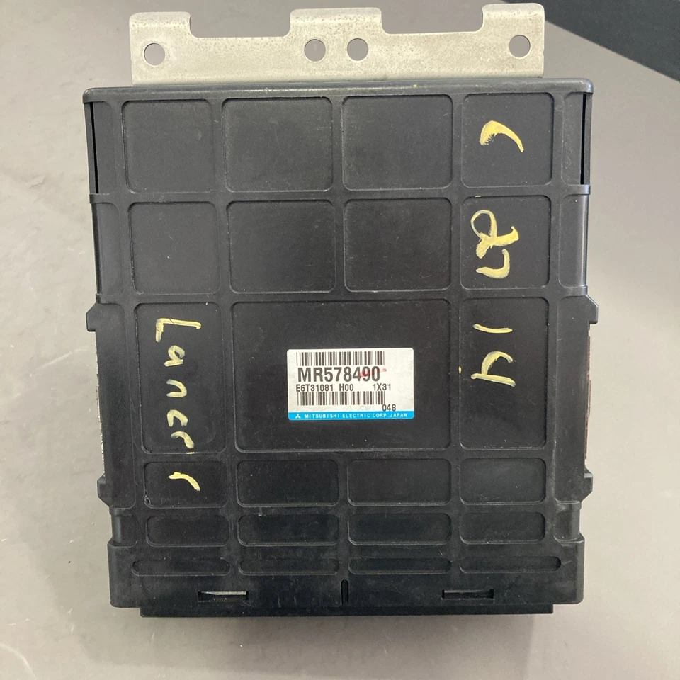 2002 Mitsubishi Lancer 2.0L ECU/Lock Cylinder/Key MR578490 - Image 1 of 4