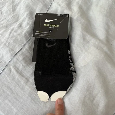 Nuevos calcetines para mujer Nike Studio Footie punta abierta negros talla 9,5-11 Foto 1 de 4