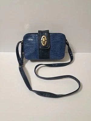 Bandolera Madi Claire Bagcroc Cuero Repujado Azul Dorado Herrajes Foto 1 de 4