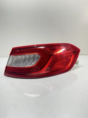 Lanterna traseira direita do lado do passageiro 2016-2018 LINCOLN MKX FA1B-13A602-A - Imagem 1 de 4