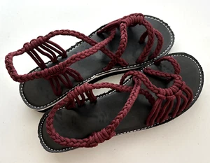 Neu Damen Strand Geflochten Riemchen Sandalen Burgund/Maroon Gr. 42 (US 10) - Bild 1 von 3