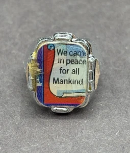 Vintage Apollo 11 We Came In Peace Astronaut Vari-Vue Kunststoff Flackerring Preis - Bild 1 von 6