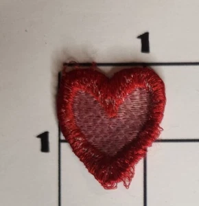 Small Pink Red Heart Vintage Embroidered Sew On Applique Patch - Picture 1 of 1