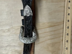 "Cinturón con hebilla plateado grabado negro cuero genuino Western 34""" - Imagen 1 de 9