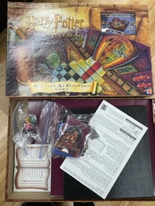 Harry Potter 2000 Pietra Stregone Mistero a Hogwarts Gioco di Mattel Completo - Foto 1 di 1