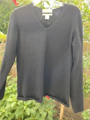 *MINT* GENEVA 100% 2 PLY CASHMERE VNECK SWEATER, MED - Image 1 of 3