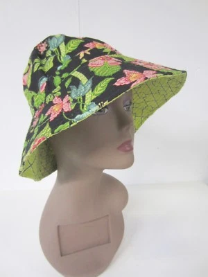 SOMBRERO DE VIAJE VERA BRADLEY Botanica REVERSIBLE Ala Ancha Sol Negro Verde Rosa Usado en Excelente Condición  Foto 1 de 4