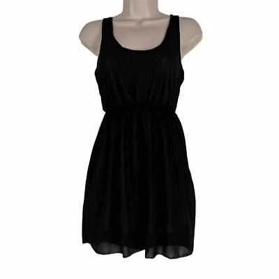 Vestido Silence + Noise Urban Outfitters para mujer XS funda mini sin mangas negro Foto 1 de 4