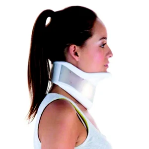 Donjoy Collare Cervicale rigido C3 con appoggio al mento Bianco - Foto 1 di 3