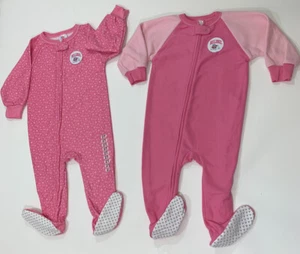 2 Paar Schlafanzüge mit Füßen, Größe 2T, 1-einfarbig zweifarbig rosa, 1-rosa mit Sternen, neu mit Etikett - Bild 1 von 12
