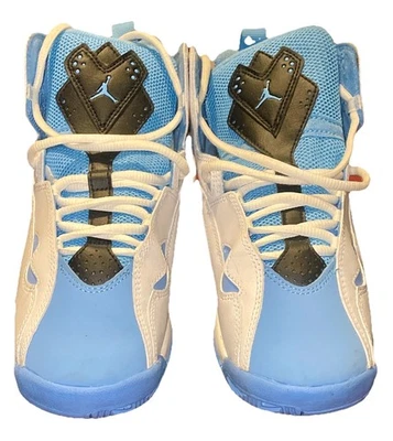 Nike Air Jordan tamanho 5.5 True Flight GS UNC azul universitário com caixa - Imagem 1 de 4