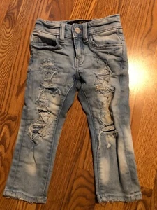 Kinder Jordan Craig hellblaue Shredded Jeans Größe 2T sehr schön!! - Bild 1 von 4